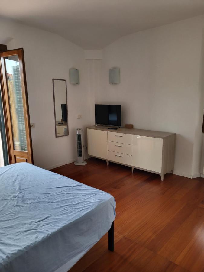 Appartamento Incantevole Con Parcheggio Empoli Luaran gambar